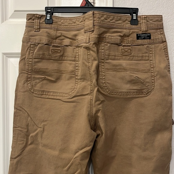 G.H. Bass & Co. Tan Chino Pants Classic Style - Picture 9 of 9